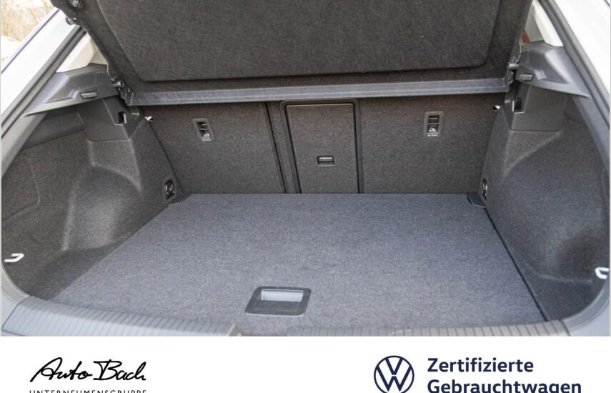 Volkswagen T-Roc 2023, 1.5 TSI