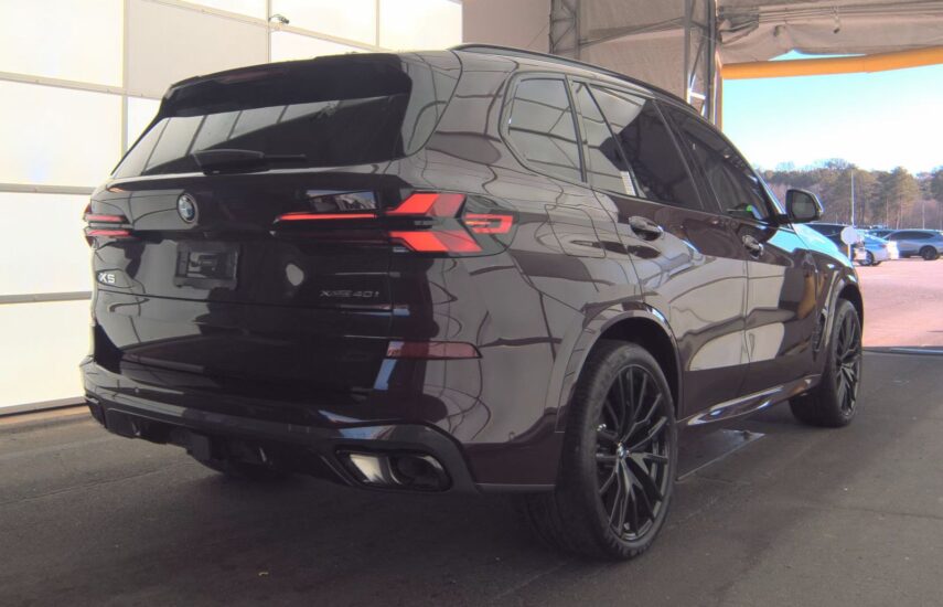 2025 BMW M5 xDrive40i M SPORT LINE
