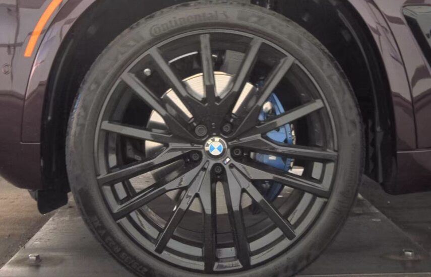 2025 BMW M5 xDrive40i M SPORT LINE