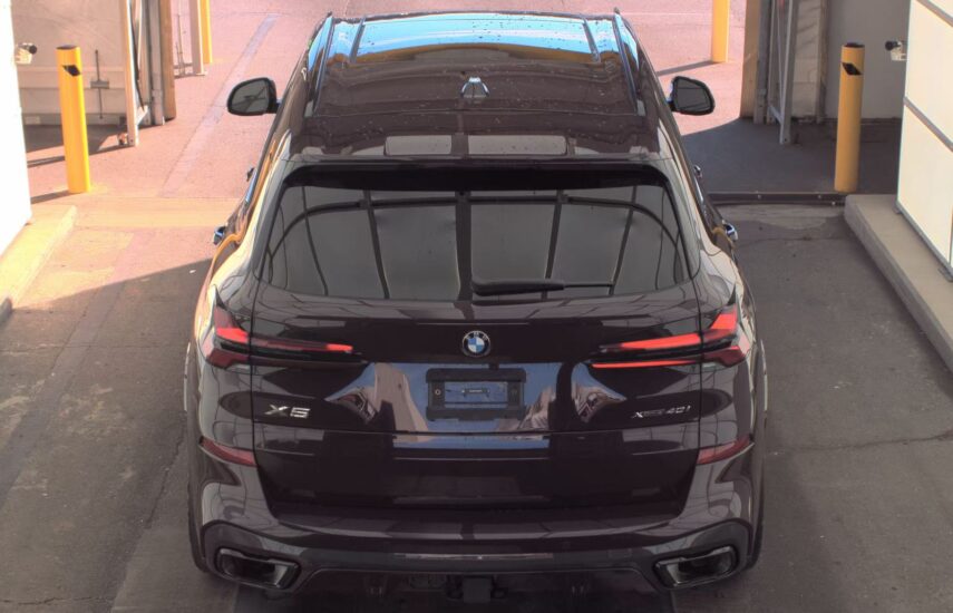2025 BMW M5 xDrive40i M SPORT LINE