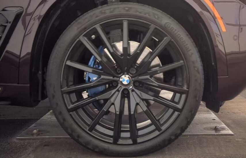 2025 BMW M5 xDrive40i M SPORT LINE
