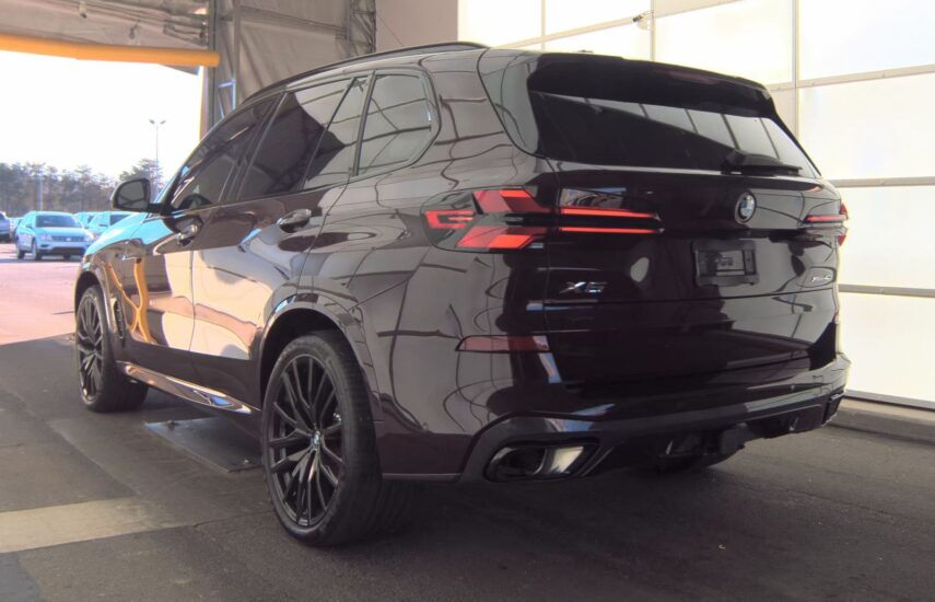 2025 BMW M5 xDrive40i M SPORT LINE