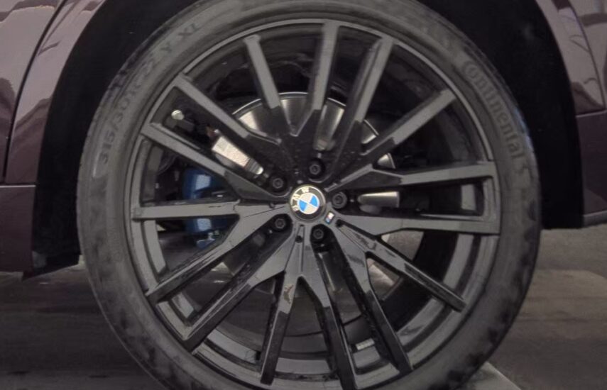 2025 BMW M5 xDrive40i M SPORT LINE