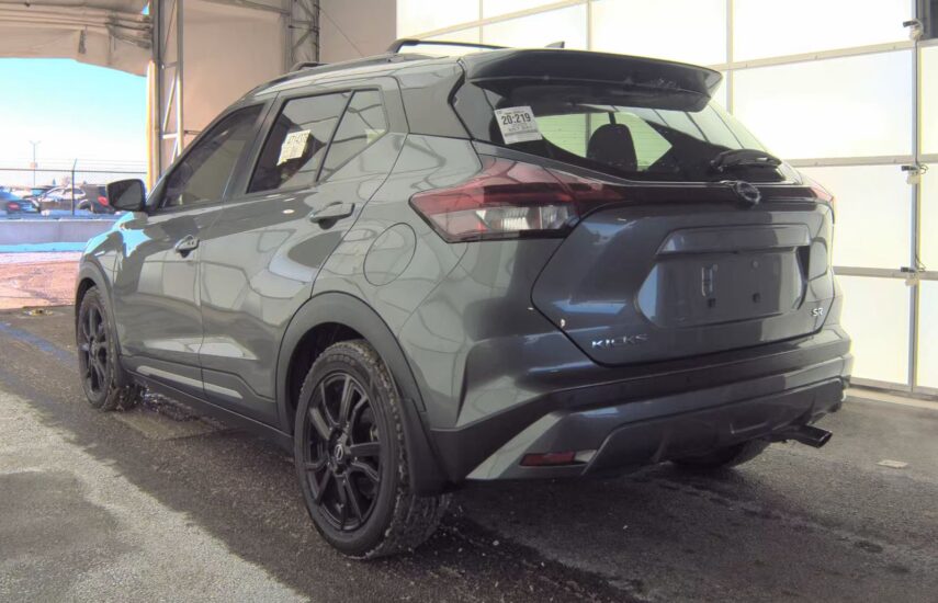 2023 Nissan Kicks SR