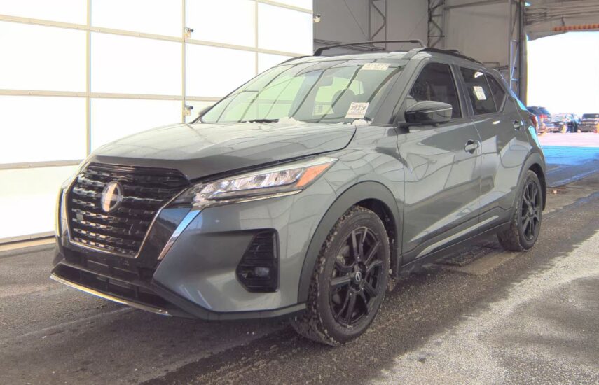 2023 Nissan Kicks SR