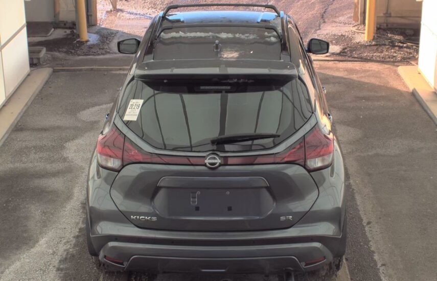 2023 Nissan Kicks SR