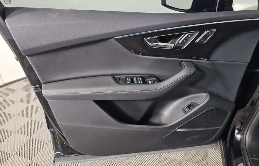 2025 Audi Q7 Premium Plus 45 TFSI