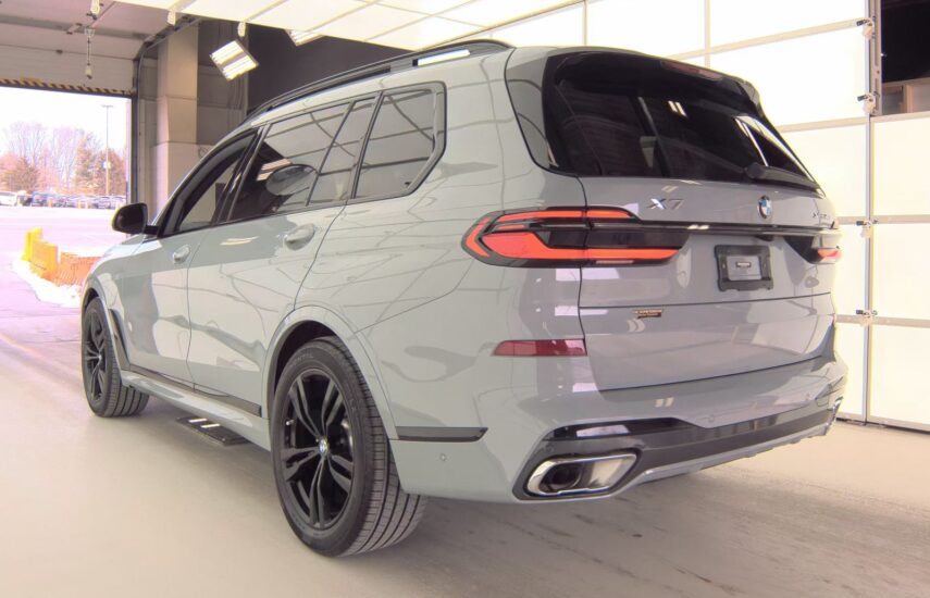 2023 BMW X7 Sports Activity