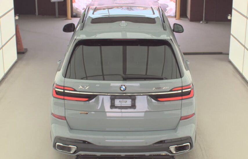 2023 BMW X7 Sports Activity