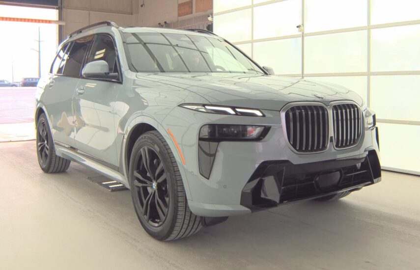 2023 BMW X7 Sports Activity
