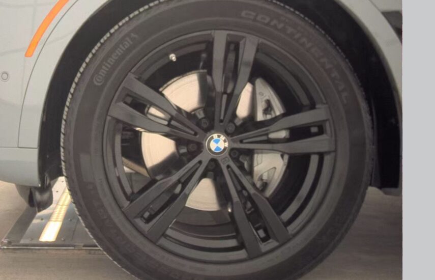 2023 BMW X7 Sports Activity