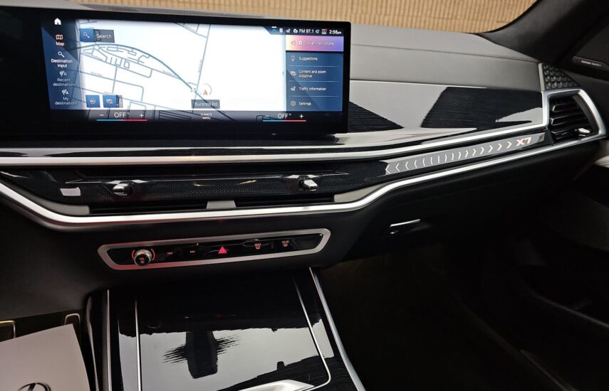 2023 BMW X7 Sports Activity