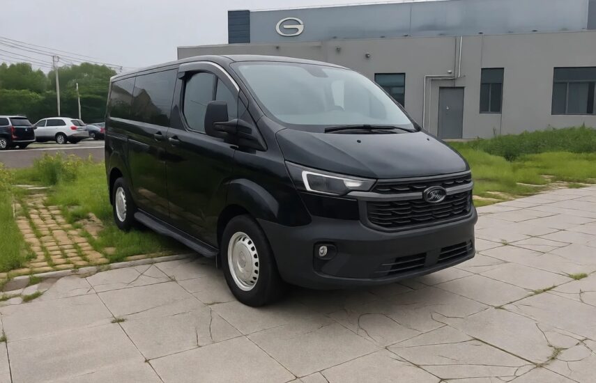 Ford Transit 2023 2.0T Diesel Automatic Multi-Function Commercial Vehicle Short Wheelbase Low Roof 5/6 Seats