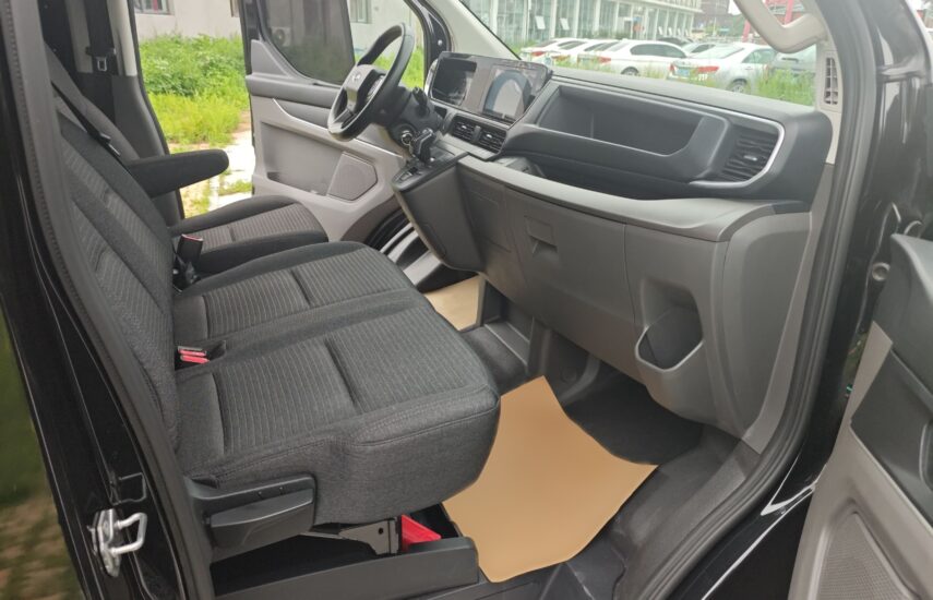 Ford Transit 2023 2.0T Diesel Automatic Multi-Function Commercial Vehicle Short Wheelbase Low Roof 5/6 Seats