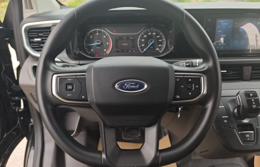 Ford Transit 2023 2.0T Diesel Automatic Multi-Function Commercial Vehicle Short Wheelbase Low Roof 5/6 Seats