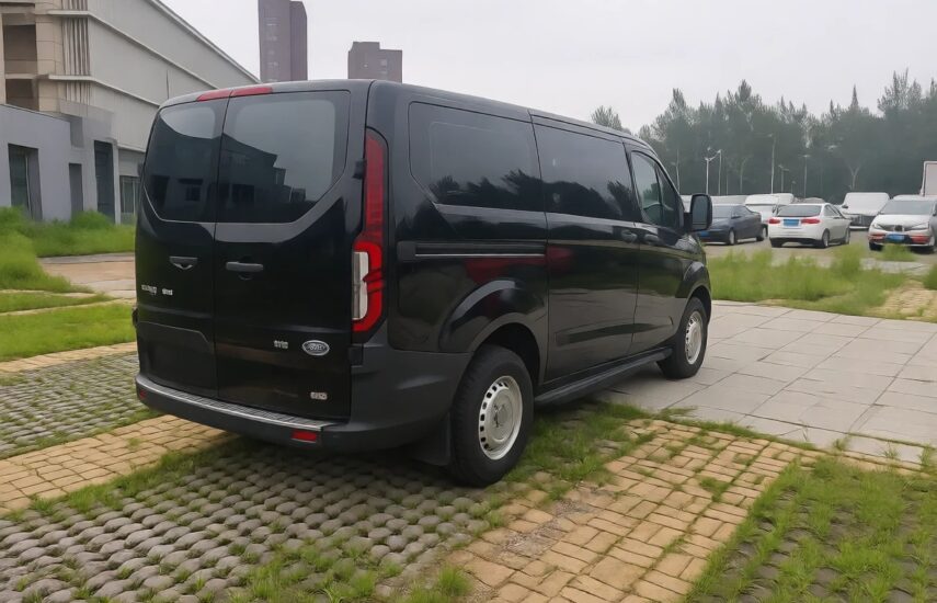 Ford Transit 2023 2.0T Diesel Automatic Multi-Function Commercial Vehicle Short Wheelbase Low Roof 5/6 Seats