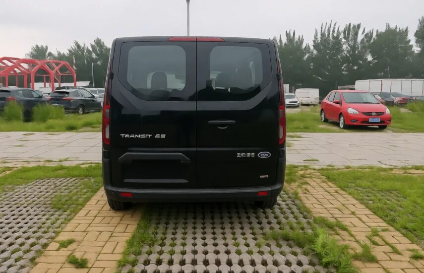 Ford Transit 2023 2.0T Diesel Automatic Multi-Function Commercial Vehicle Short Wheelbase Low Roof 5/6 Seats