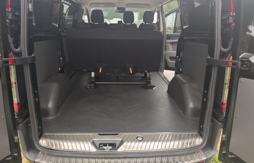 Ford Transit 2023 2.0T Diesel Automatic Multi-Function Commercial Vehicle Short Wheelbase Low Roof 5/6 Seats