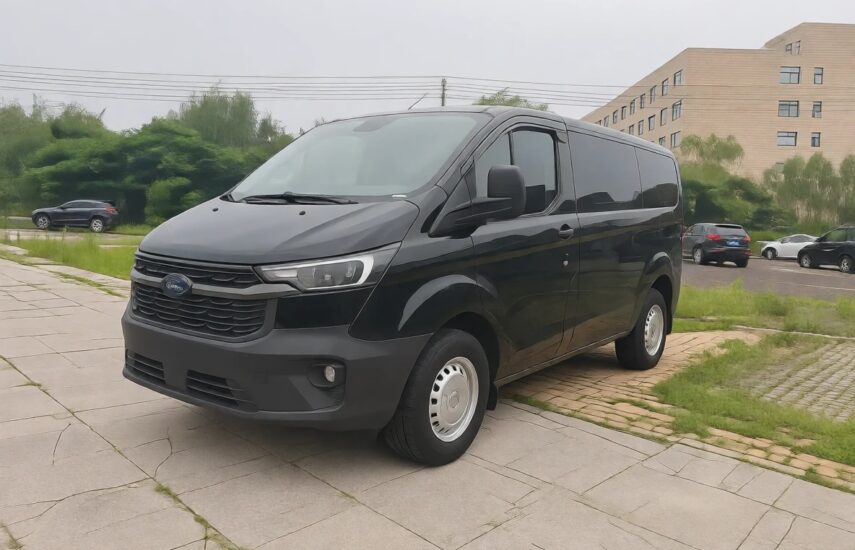 Ford Transit 2023 2.0T Diesel Automatic Multi-Function Commercial Vehicle Short Wheelbase Low Roof 5/6 Seats