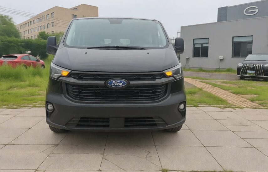 Ford Transit 2023 2.0T Diesel Automatic Multi-Function Commercial Vehicle Short Wheelbase Low Roof 5/6 Seats