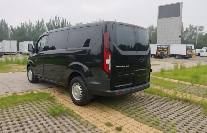 Ford Transit 2023 2.0T Diesel Automatic Multi-Function Commercial Vehicle Short Wheelbase Low Roof 5/6 Seats